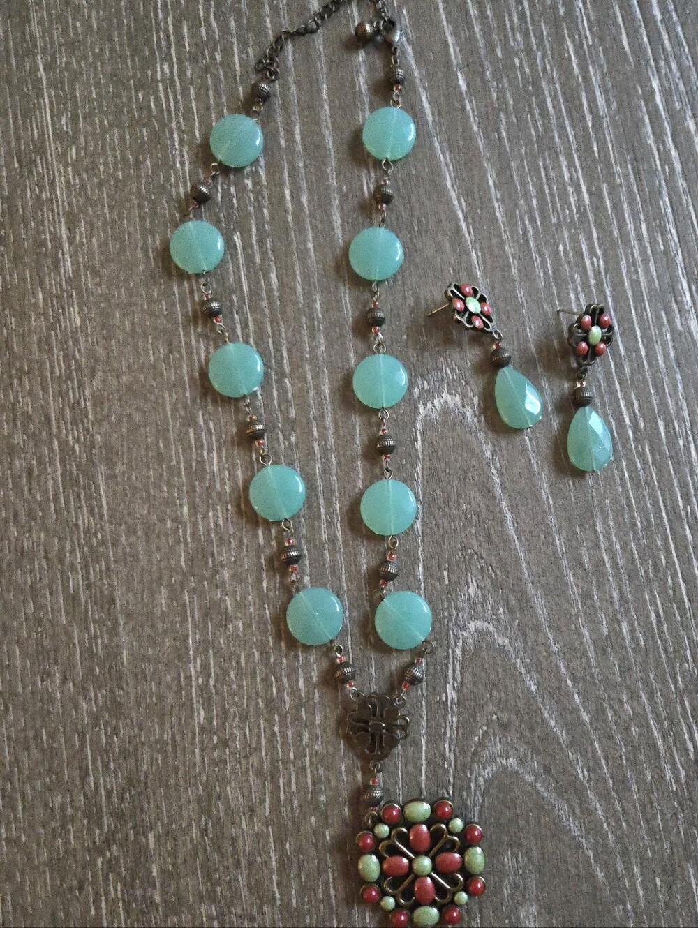 Vtg. Ncklace & Earrings Set Acfylic Beads W/Beaded M4dallion 18"+ Extender